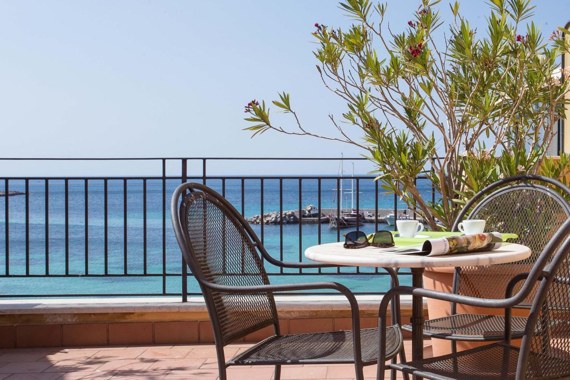 Palermo Mare Holidays Sferracavallo Exterior foto